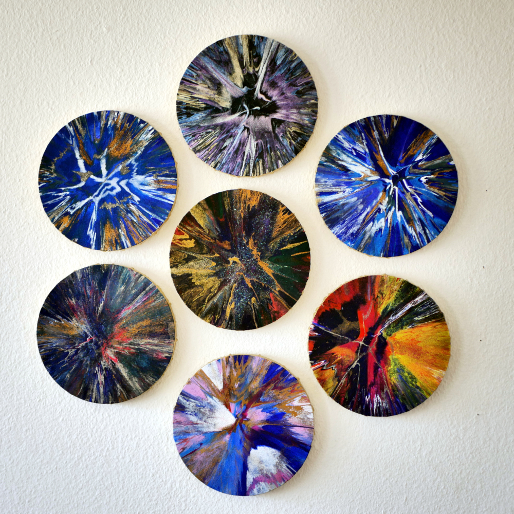 Komposition aus 7 runden 20cm Bildern